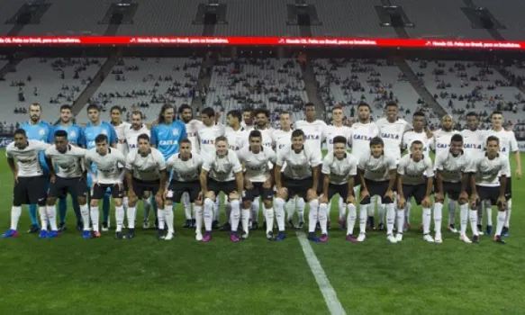 Ainda sem Jadson, Corinthians exibe elenco de 2017 com evento na Arena