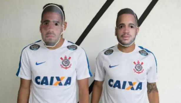 Corinthians ironiza erro de árbitro e faz máscaras de Carnaval de volantes