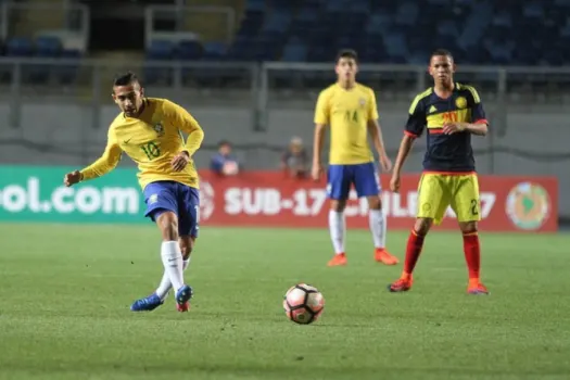 Palmeirense dá três assistências e brilha em vitória da Seleção sub-17