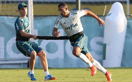 Vitor Hugo volta após gancho: 'É um recomeço da temporada para mim'