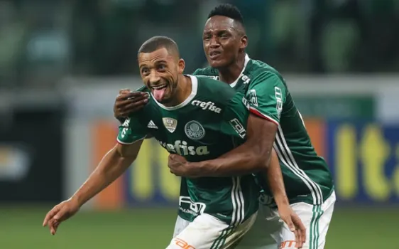 Com dupla de zaga cobiçada na Europa, Palmeiras vai ao mercado