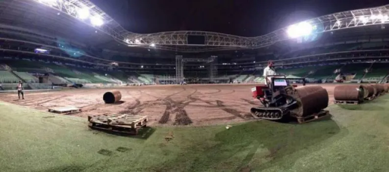 #OperaçãoLibertadores! Gramado novo é colocado no Allianz Parque