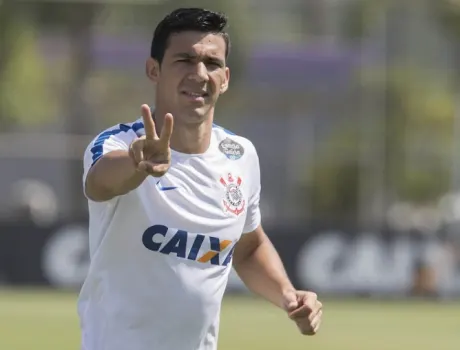 'Longo tempo' no Timão, Brasileiro no topo e títulos: Balbuena traça metas