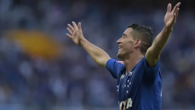 Cruzeiro faz de novo três no Verdão, mas agora vence no Mineirão