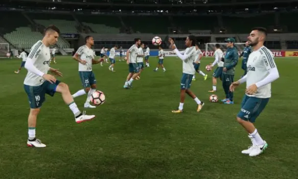 Contra o Barcelona, Palmeiras joga o futuro no ano e sua tranquilidade 