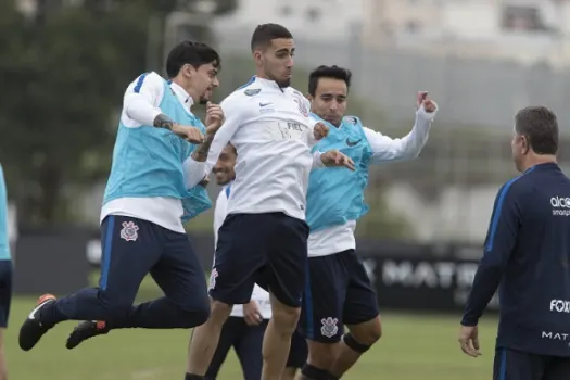 Sem vender, Corinthians tem dívidas com jogadores e quebra a cabeça