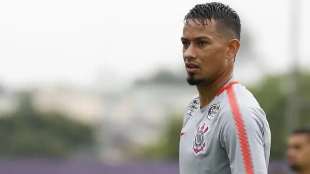 Com confiança de Carille, Lucca tem chance para ressurgir no Corinthians