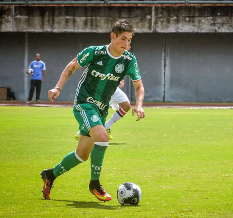 Atacante do Sub-17 do Palmeiras é pré-convocado pelo Paraguai ao Sul-Americano