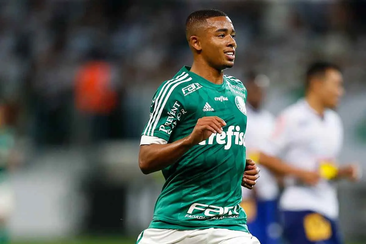 Projeto para ‘topo do mundo’ define futuro de Gabriel Jesus, diz agente