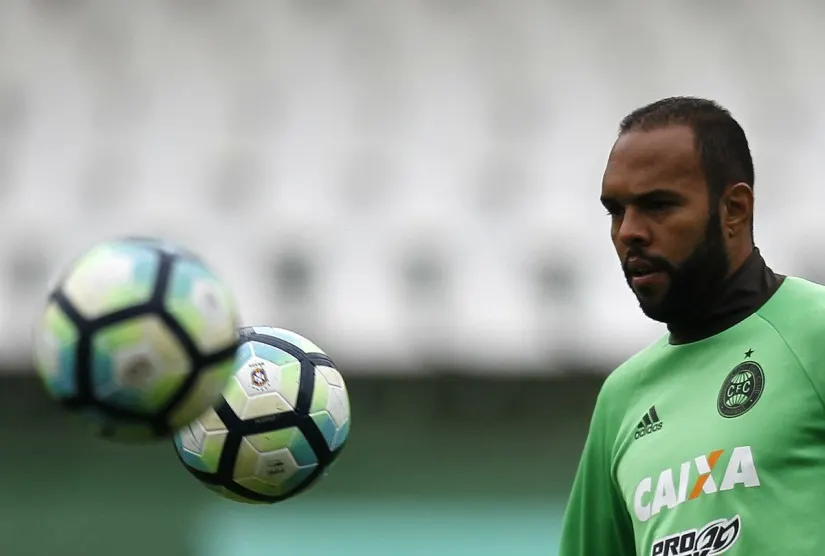 Alecsandro: “Saída do Palmeiras foi normal. Rotatividade do time é grande”