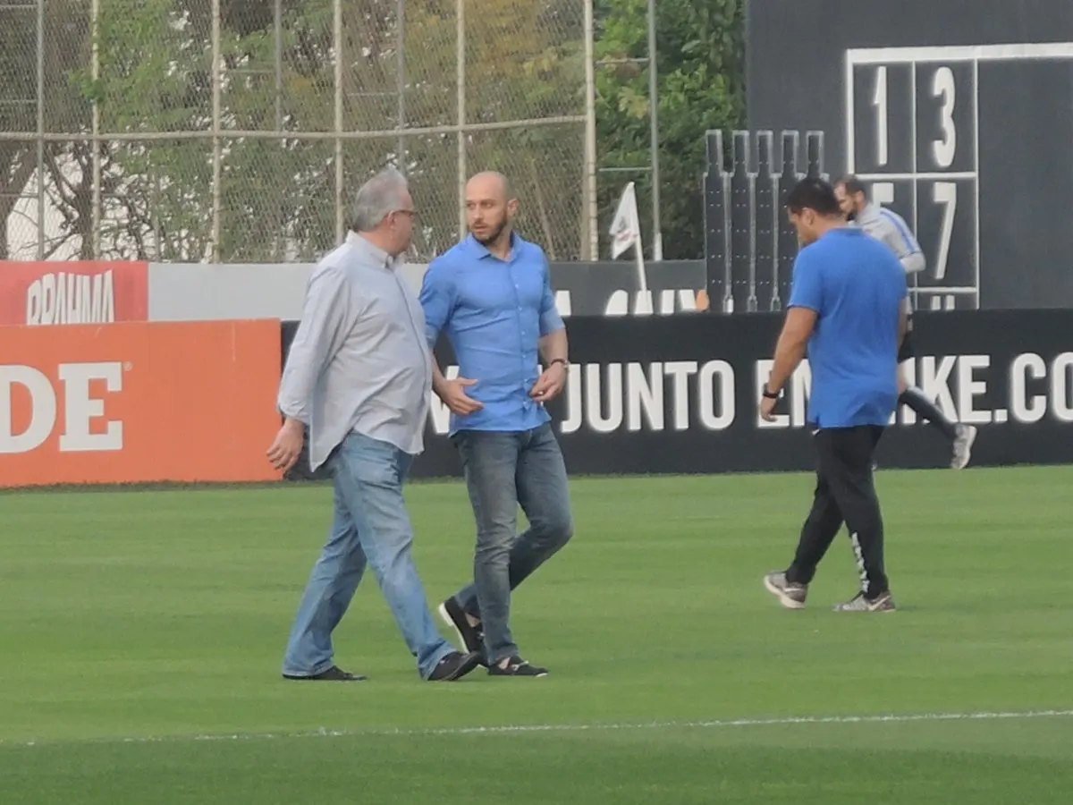 [Tudo Timão] Dirigente do Corinthians fala sobre impeachment de presidente