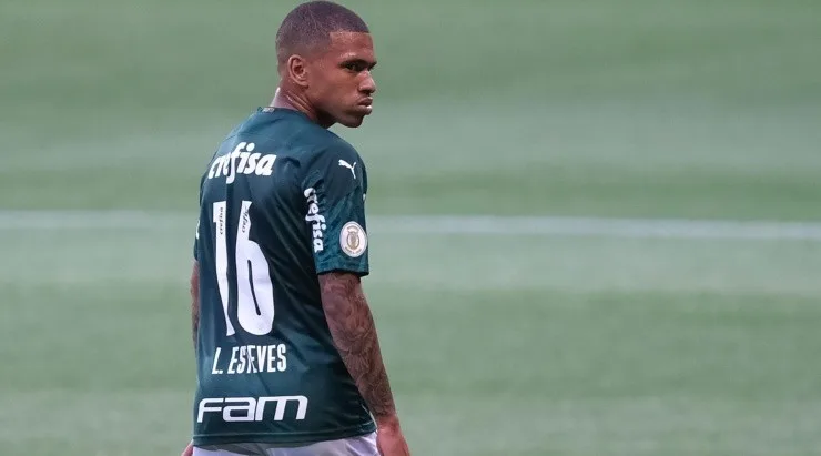 Lucas Esteves testa positivo para a Covid-19 e se torna baixa para o Palmeiras