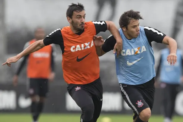 Romero pode entrar em negócio do Corinthians por Uendel