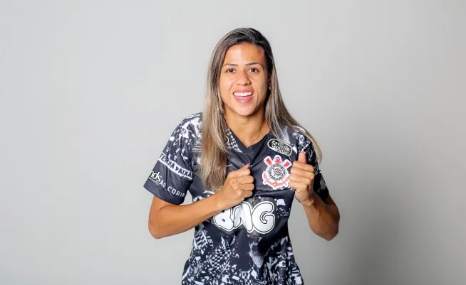 Corinthians renova com Taina Borges e Campiolo