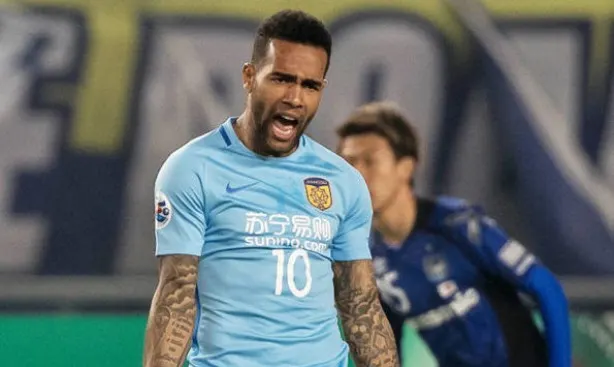 Vem ou não vem? Alex Teixeira explica situação na China e possível retorno ao Brasil