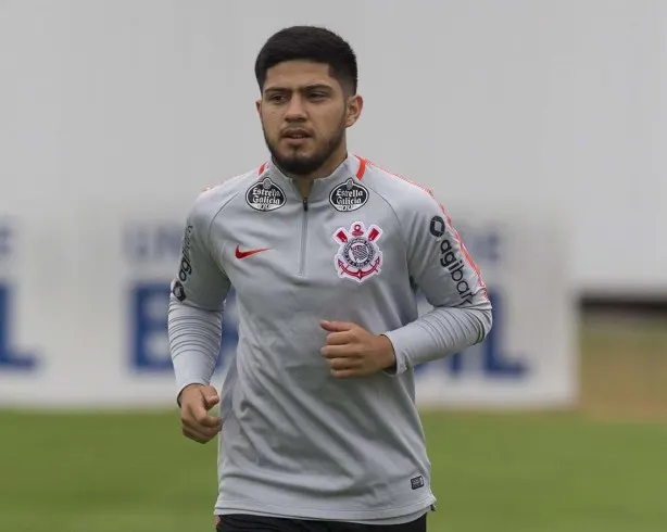 [ENQUETE] Torcedor, Sergio Díaz tem que ganhar mais chances na equipe titular?