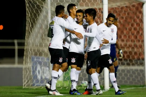 [VÍDEO] Veja os gols da vitória do Corinthians contra o Palmeiras, no sub-20