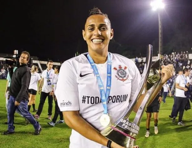 Multicampeã pelo Corinthians feminino, Mimi se despede do clube após cinco anos