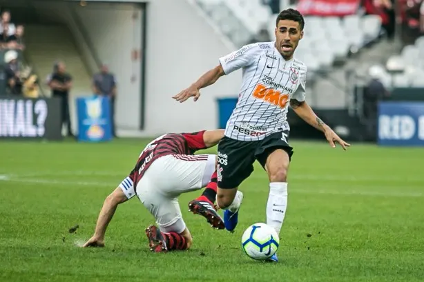 Confiante com o Corinthians, Gabriel detalha função e explica como virou titular de Carille