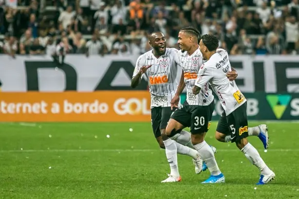 [COMENTE] Para você, ao que se deve a melhoria no futebol apresentado pelo Corinthians?