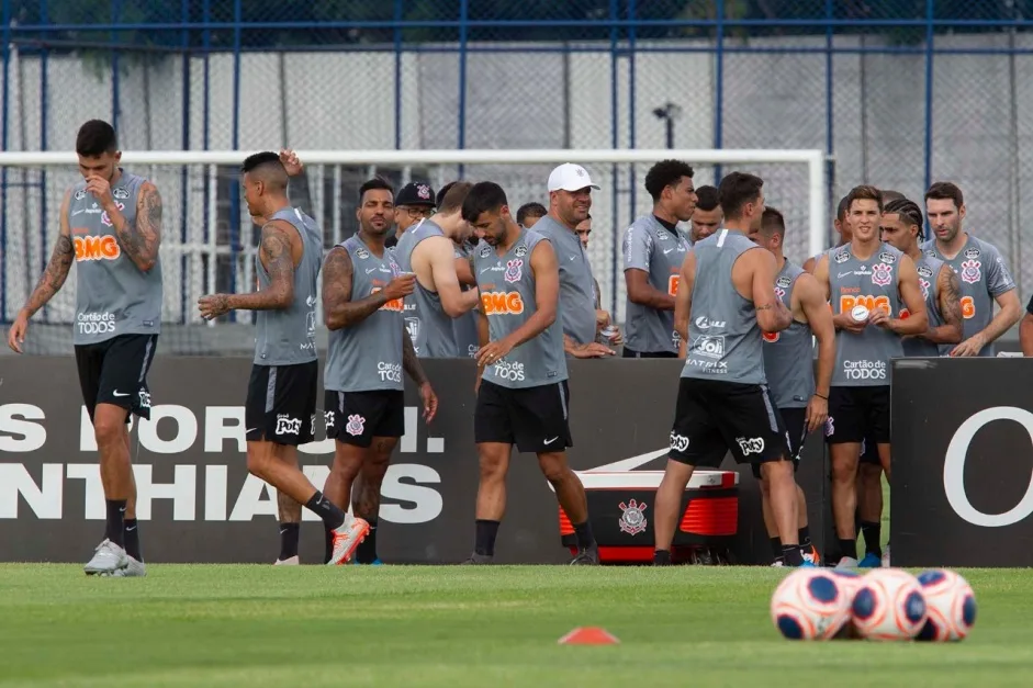 Volante deixa Departamento Médico e inicia transição física no Corinthians