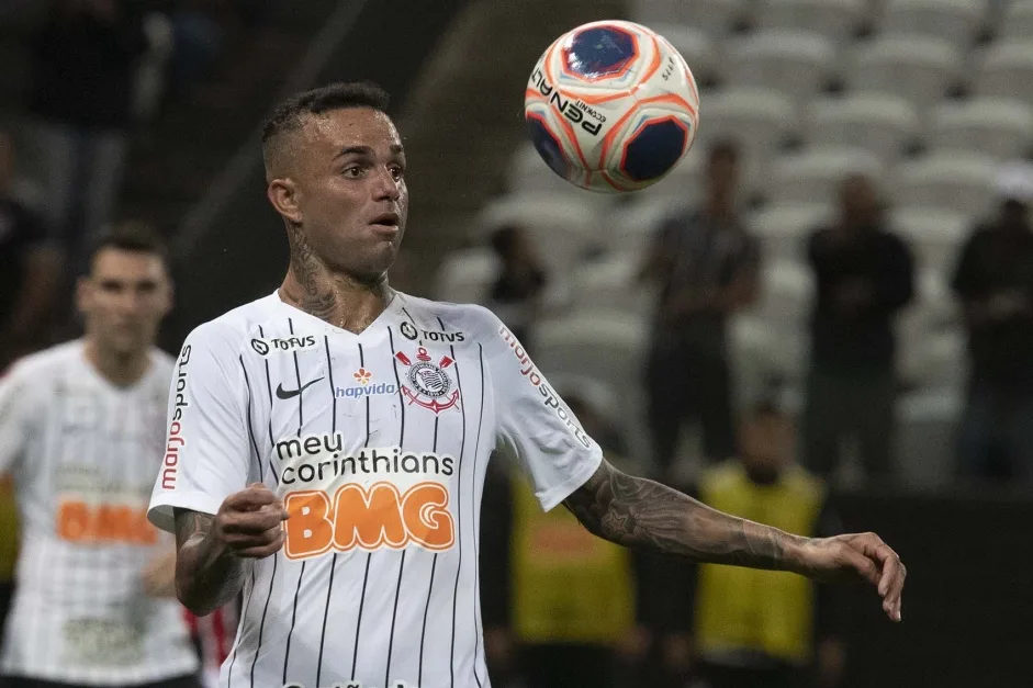 Luan cita sonho realizado com gol na Arena e entendimento rápido com Tiago