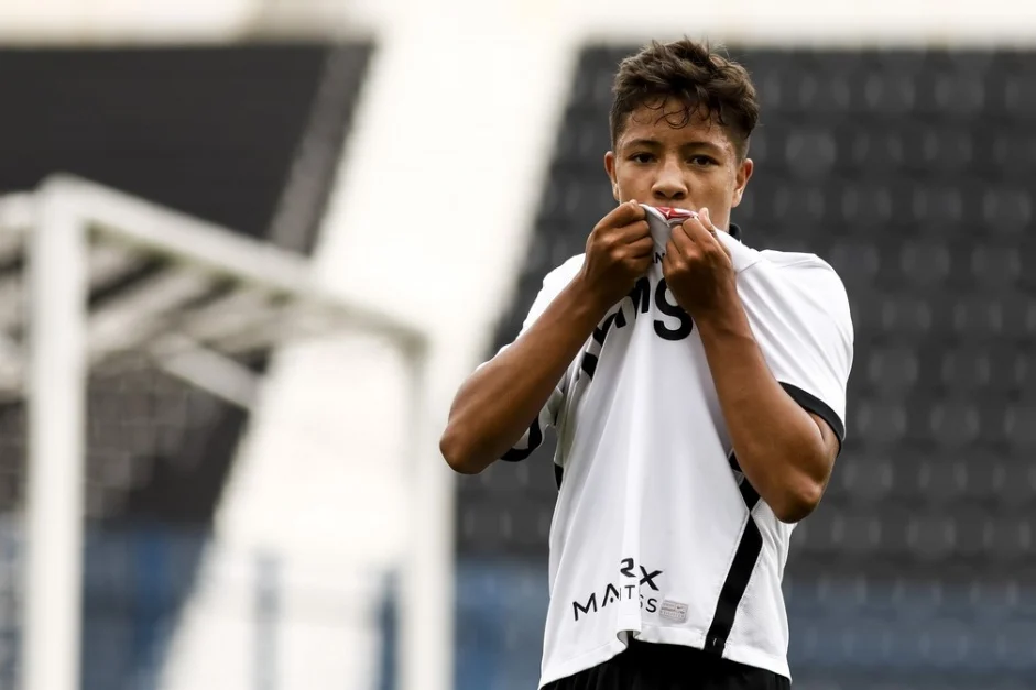 Joia do Corinthians no sub-20 ainda tem contrato de formação; clube aguarda para renovar