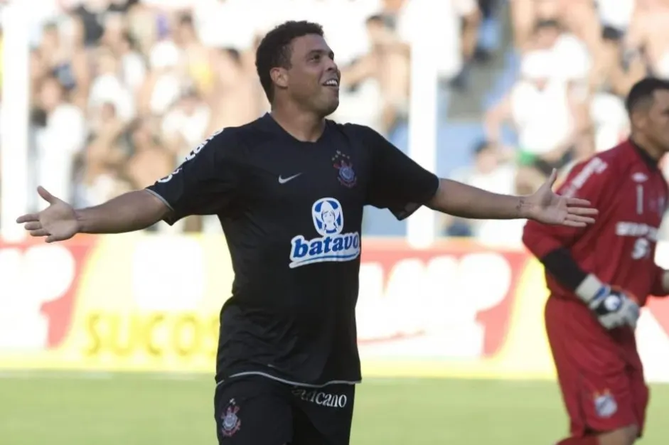 Empresa de Ronaldo Fenômeno fez parte das negociações pela parceria do Corinthians com Ambev 