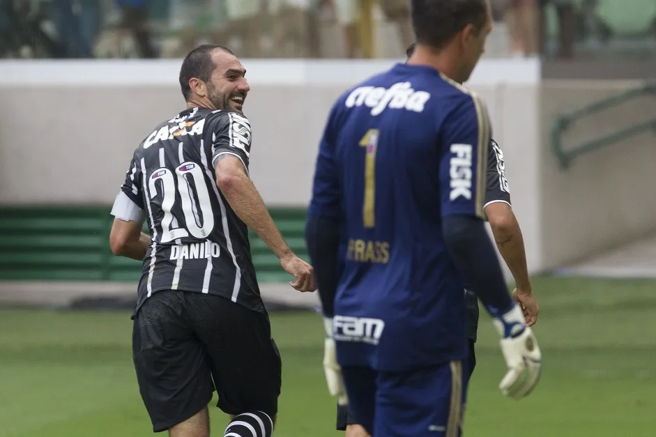 Danilo relembra Dérbi favorito e arrisca palpite para clássico de hoje 