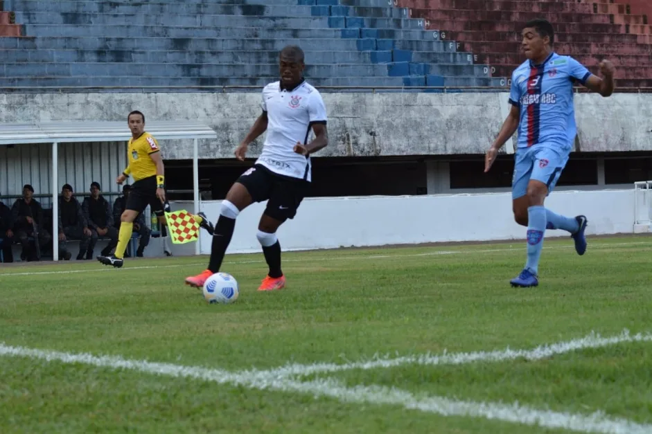 Corinthians joga muito mal, perde para o União ABC e dá adeus à Copa do Brasil sub-20