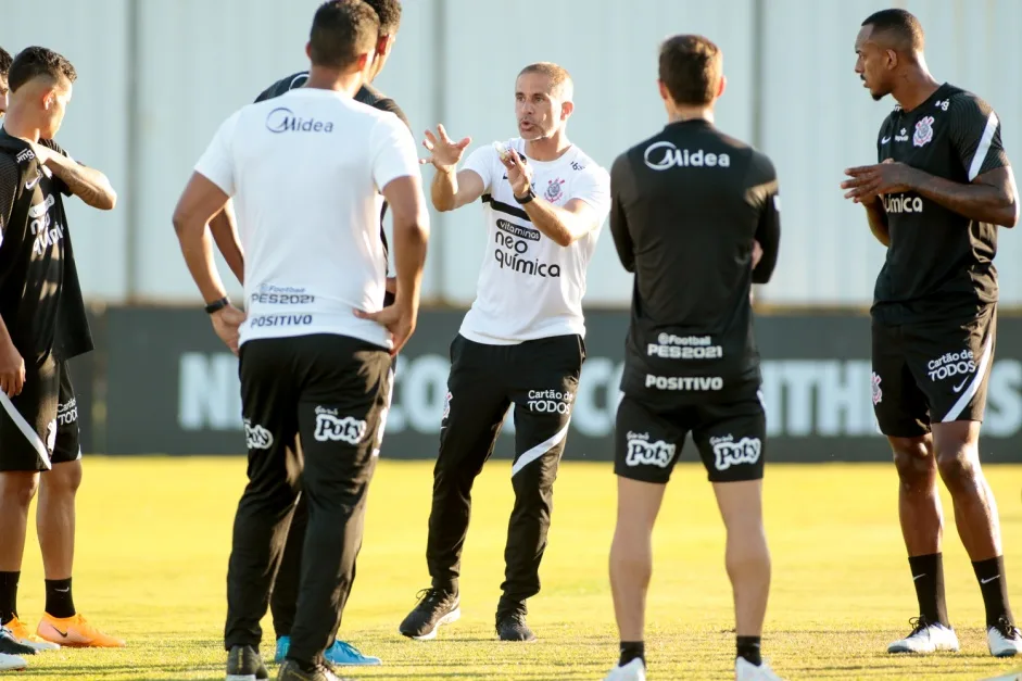 Sylvinho terá seu maior período de treino, sem jogos, desde que chegou ao Corinthians