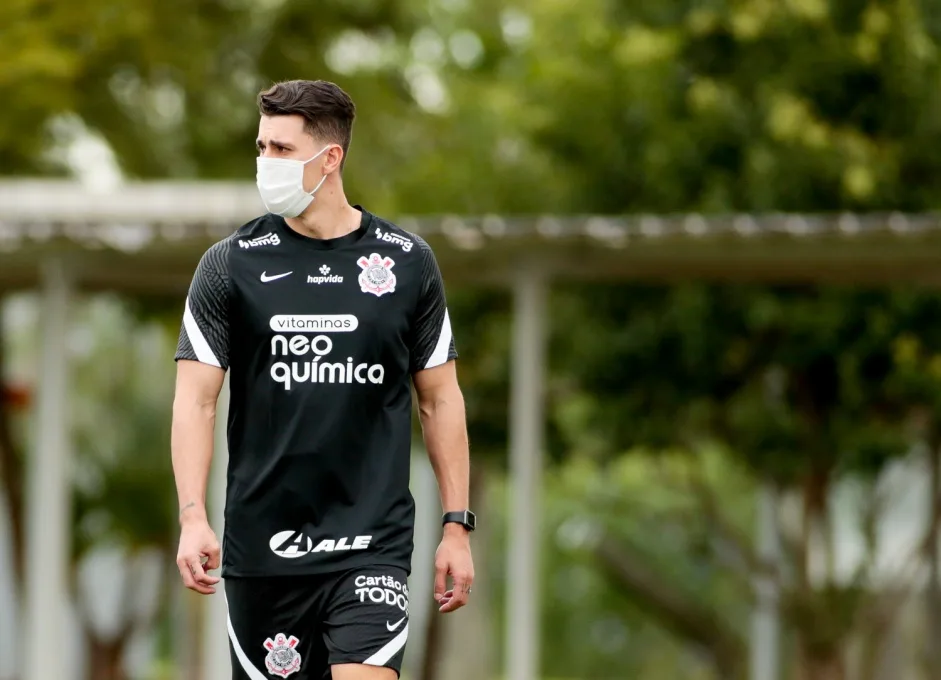 Danilo Avelar recebe propostas e pode deixar o Corinthians em 2022