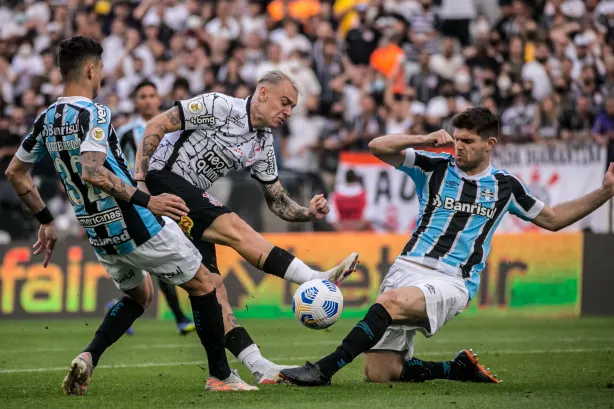 Vitória do Corinthians pode salvar o Grêmio do rebaixamento para a Série B do Brasileirão