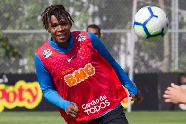 [ENQUETE] Você escalaria Matheus Jesus como titular no Derby?