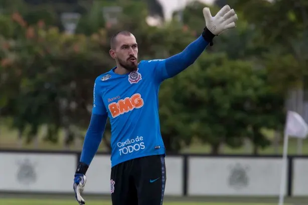 Walter pode fazer, na Vila, seu último jogo oficial pelo Corinthians