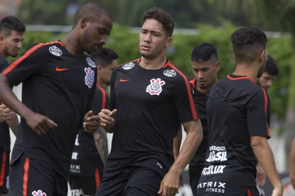 Timão libera volante para clube português e mantém direitos por venda futura