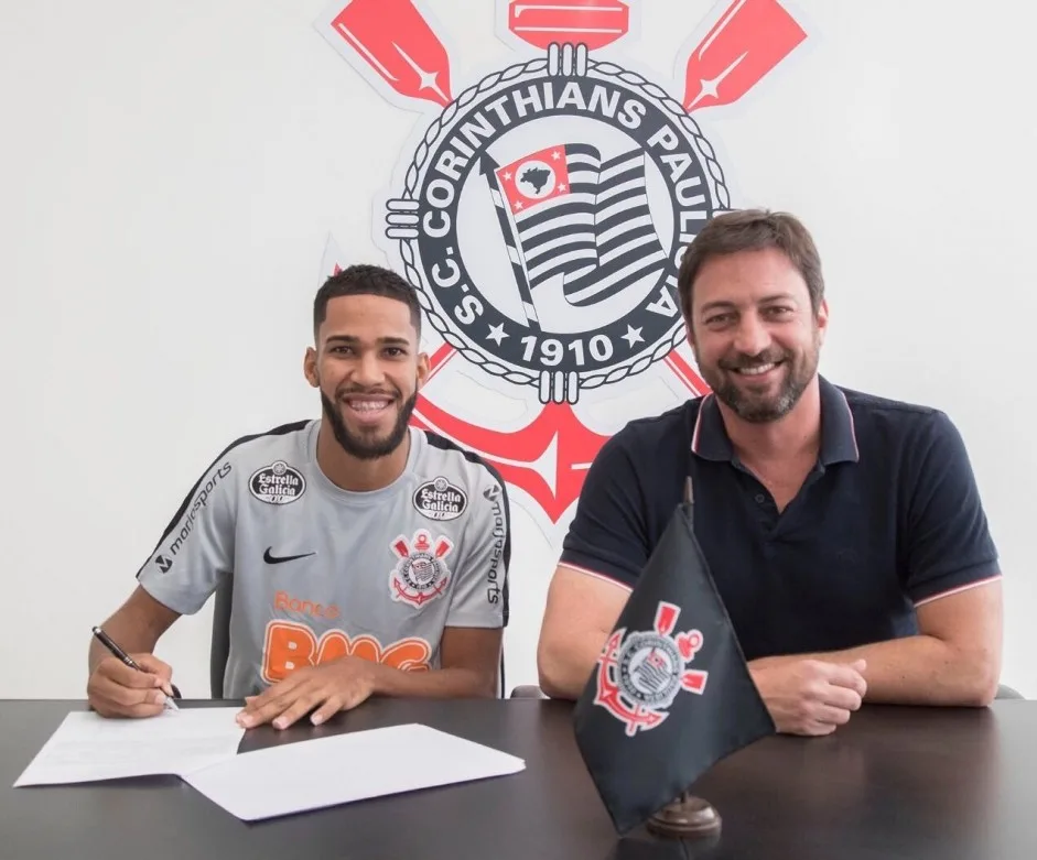 Entre 2019 e 2020, Corinthians contratou 27 jogadores e comprometeu R$ 140 milhões