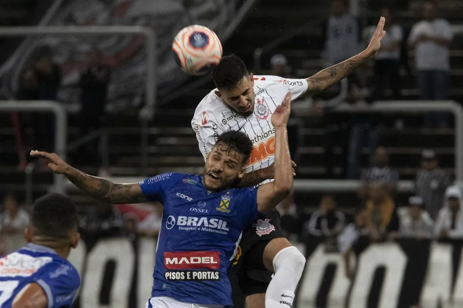 Corinthians sofre metade dos seus gols pelo alto e dá sequência  a problema antigo; veja números