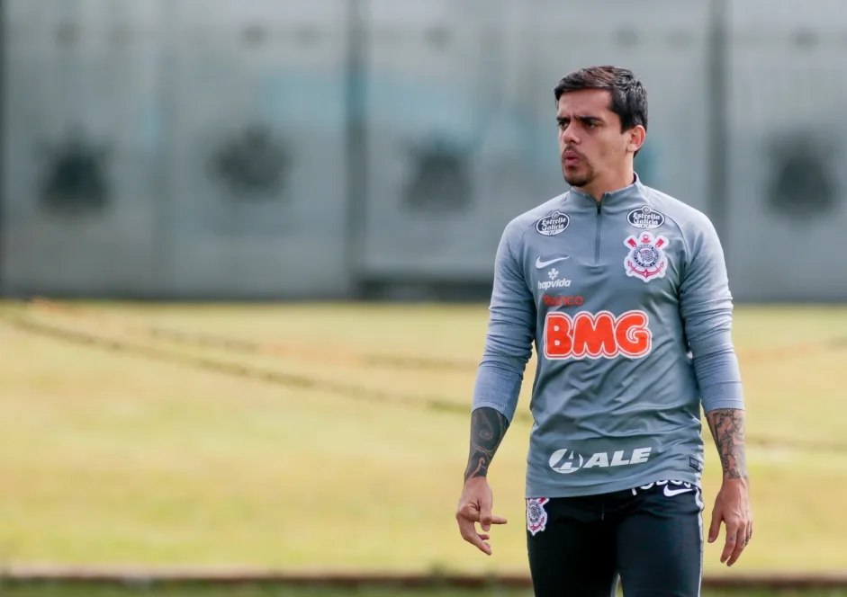 Corinthians ainda aguarda por Fagner, mas atacante vira dúvida contra o Coritiba