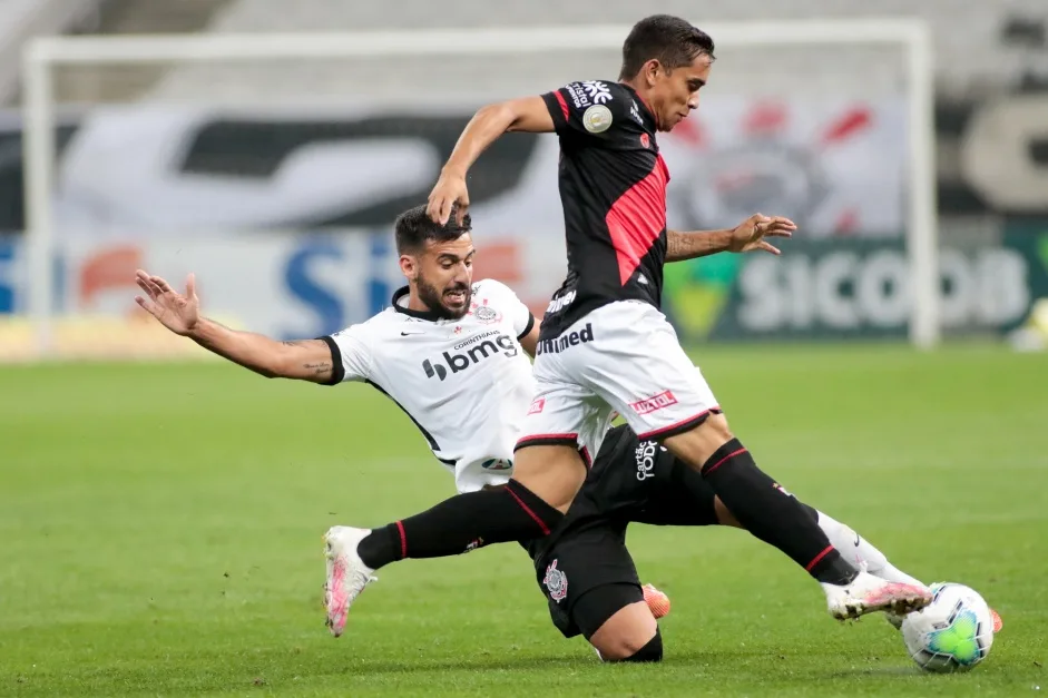 Corinthians perde uma posição e vê rivais encostarem na briga pela Libertadores