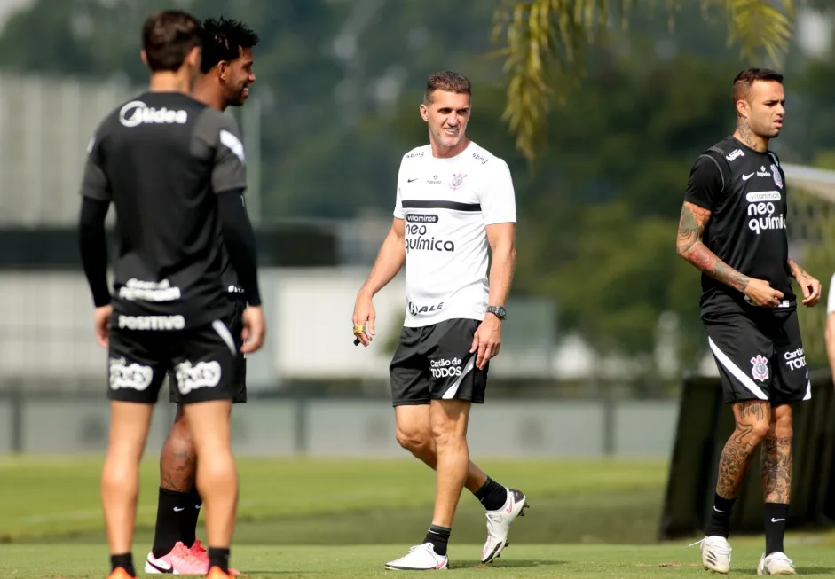 Mancini iguala média de gols geral de Carille e supera antecessores no Corinthians 