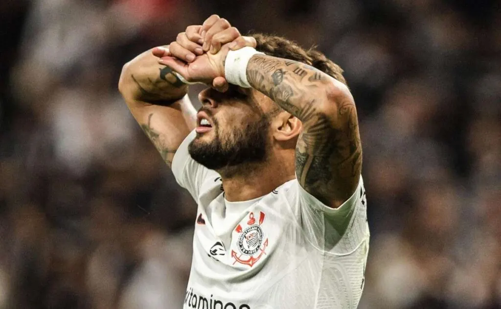 MAU MOMENTO! Artilheiro do Corinthians enfrenta seca de gols, mas conta com o apoio da comissão.