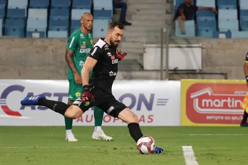 Walter explica saída do Corinthians para jogar no Cuiabá: 