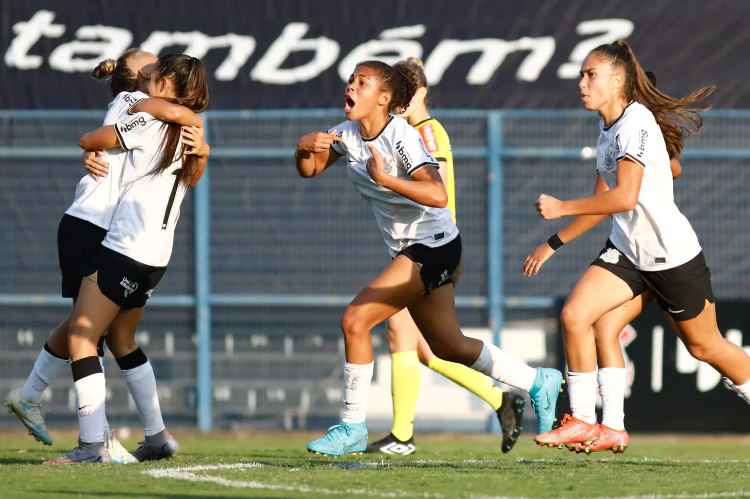 Corinthians vence São Paulo pelo Paulistão Feminino Sub-20