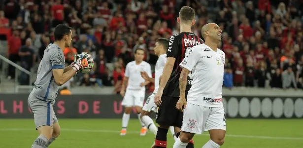 Sheik admite que Corinthians “sentiu” o gol do Atlético-PR