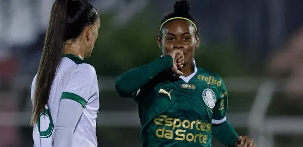 Palmeiras garante vitória nos acréscimos e avança na classificação do Brasileirão feminino
