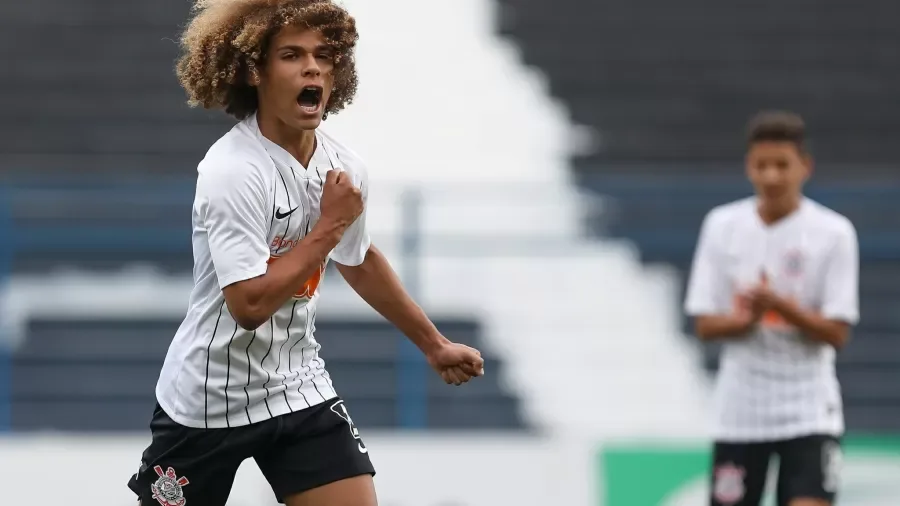 Guilherme Biro se destaca e Corinthians ganha a primeira no Brasileirão Sub-20