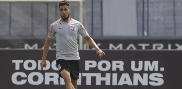 Em busca por volante, Inter ouve não por Gabriel e procura ex-Corinthians