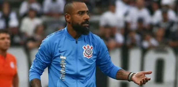 Relembro expulsão de reunião no clube por ex-jogador do Corinthians.