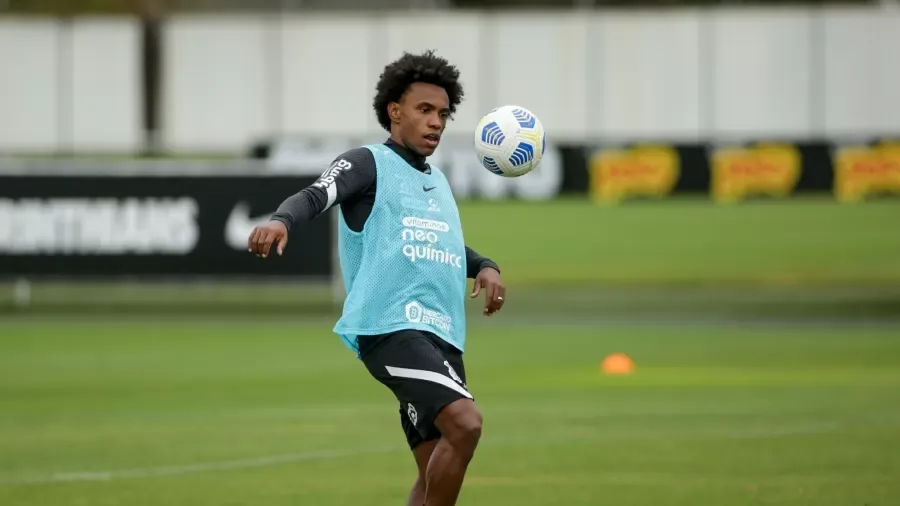 Willian fala sobre voltar ao Corinthians no clássico: 